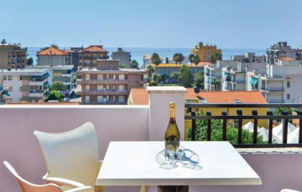 Bike And Breakfast Apartments Pietra Ligure Exterior foto